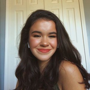 Meet your Posher, Anna